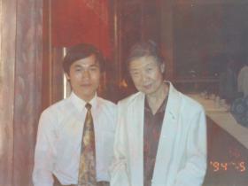 湯傳忠與于若木女士（陳云同志夫人，著名營養(yǎng)專家）合影