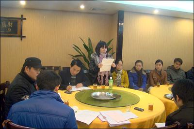 團(tuán)結(jié)進(jìn)取，勇于突破　再接再厲　再創(chuàng)佳績