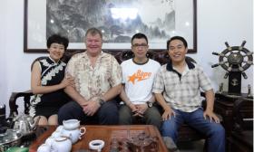 世界第一生命教練、全然心理學(xué)創(chuàng)始人杰夫·艾倫一行到我公司參觀